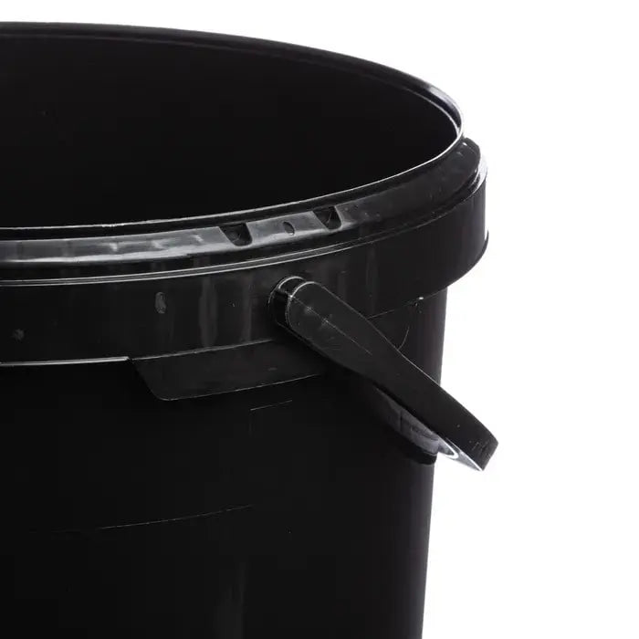 21 Litre Plastic Black Bucket with Plastic Handle Invopak