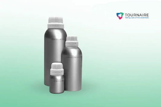 Tournaire Omni Plus aluminium bottles on a green background with the Tournaire logo