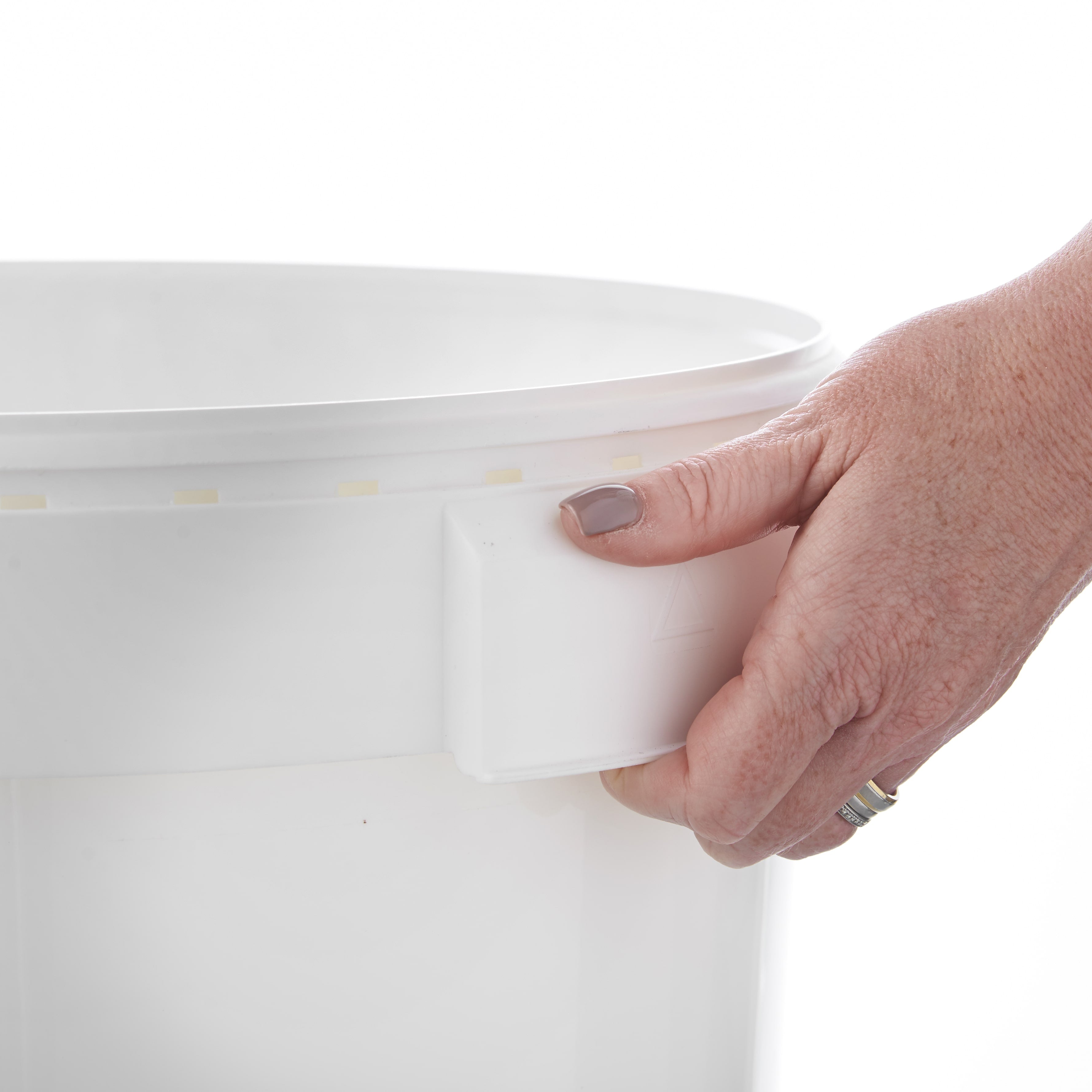 32 Litre Plastic White UN Approved Bucket with Plastic Handle Invopak